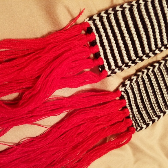 Skinny black & white striped red fringe scarf - Picture 3 of 4